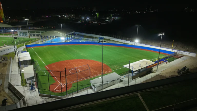 shockpad instalado en cancha deportiva de fútbol
