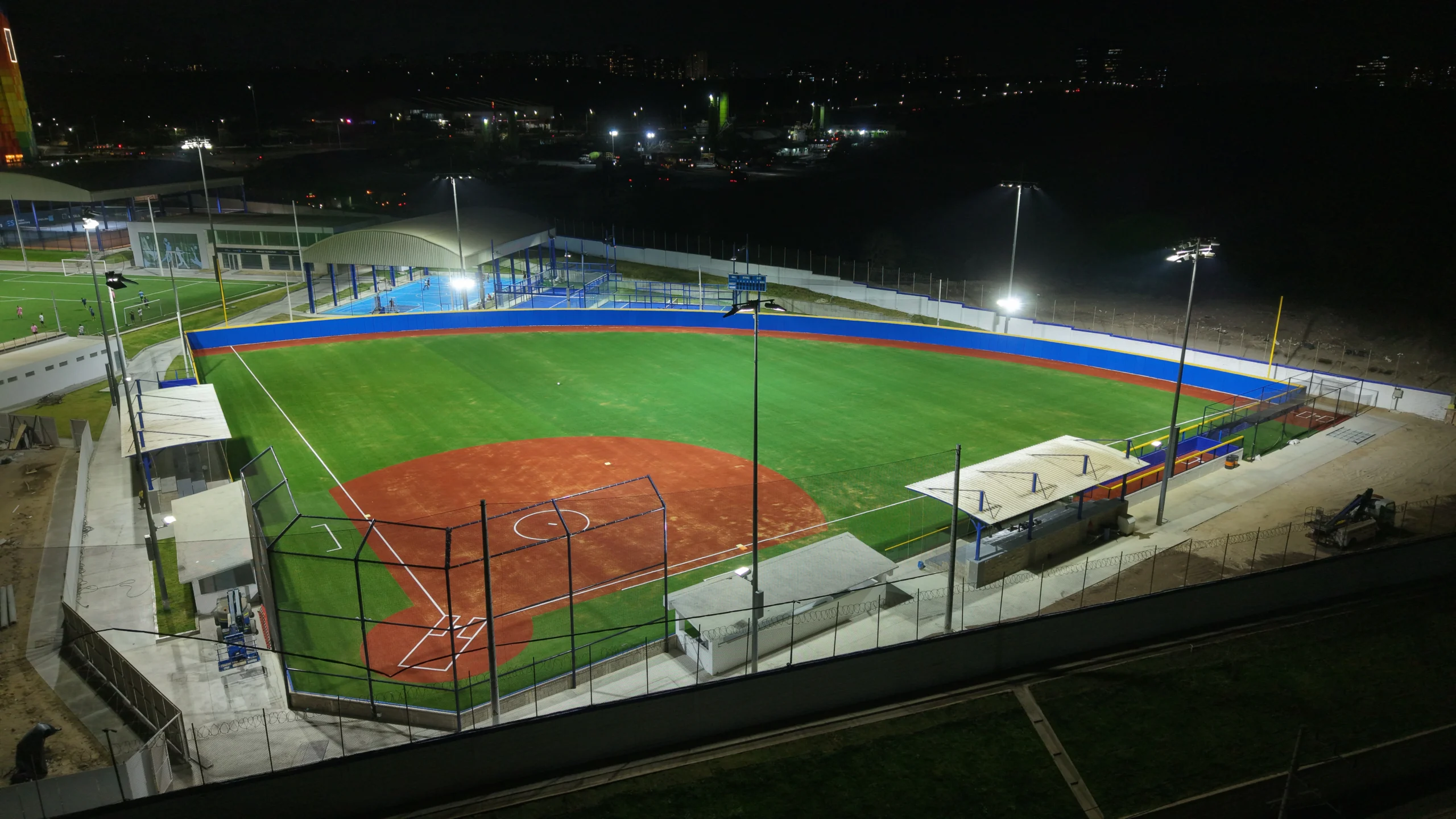 shockpad instalado en cancha deportiva de fútbol
