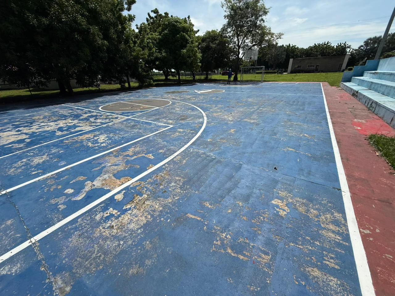 sistema acrílico TNS Urban en cancha deportiva