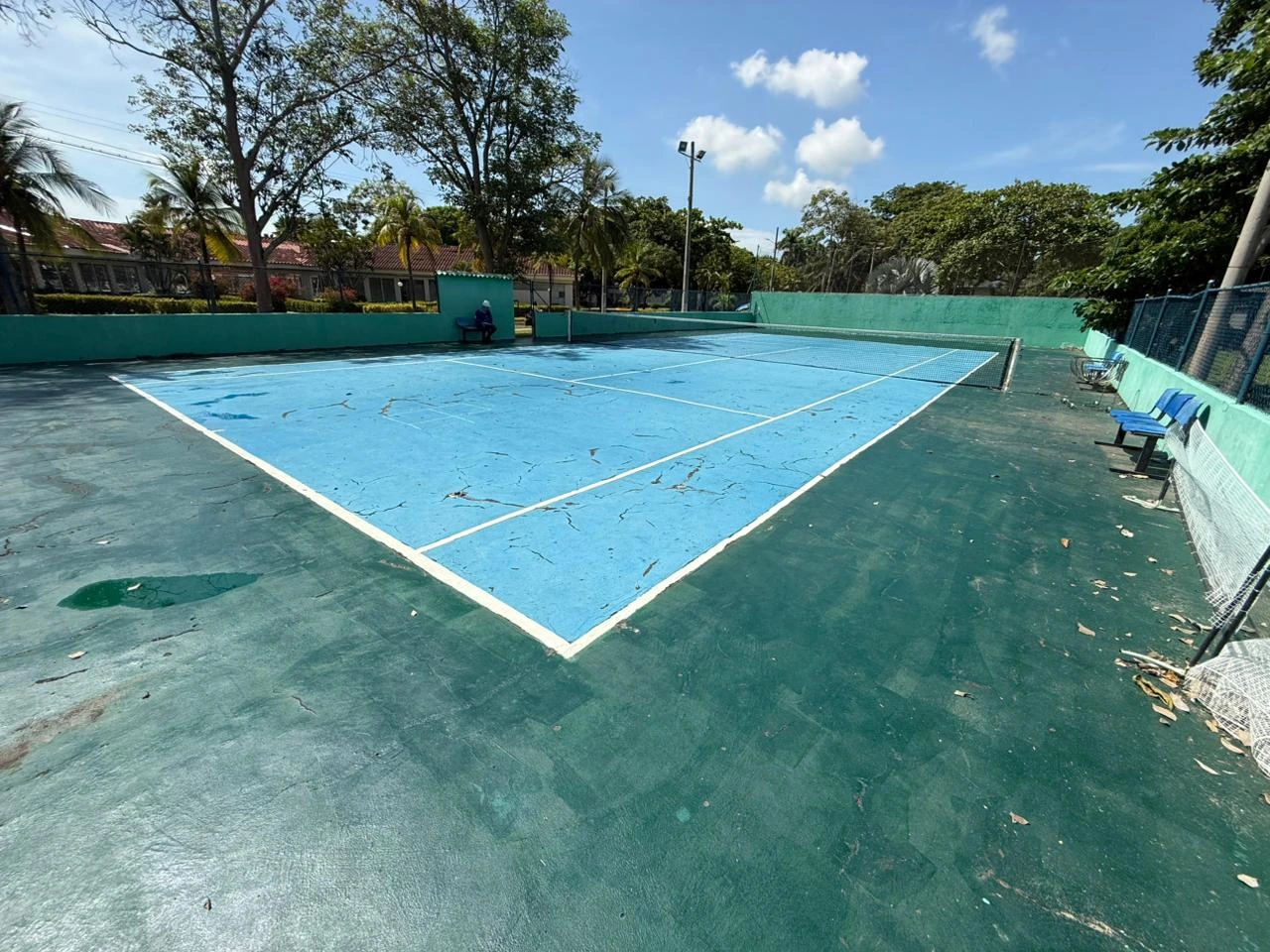 nivelación de cancha múltiple en concreto