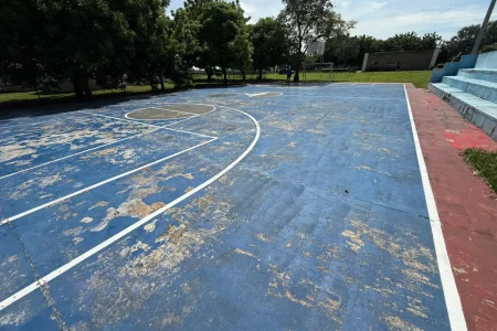 sistema acrílico TNS Urban en cancha deportiva